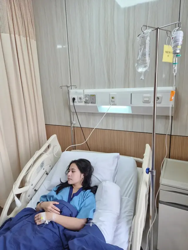 Prilly Latuconsina Opname di Rumah Sakit