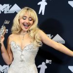 Sabrina Carpenter Siap Main Film Alice in Wonderland